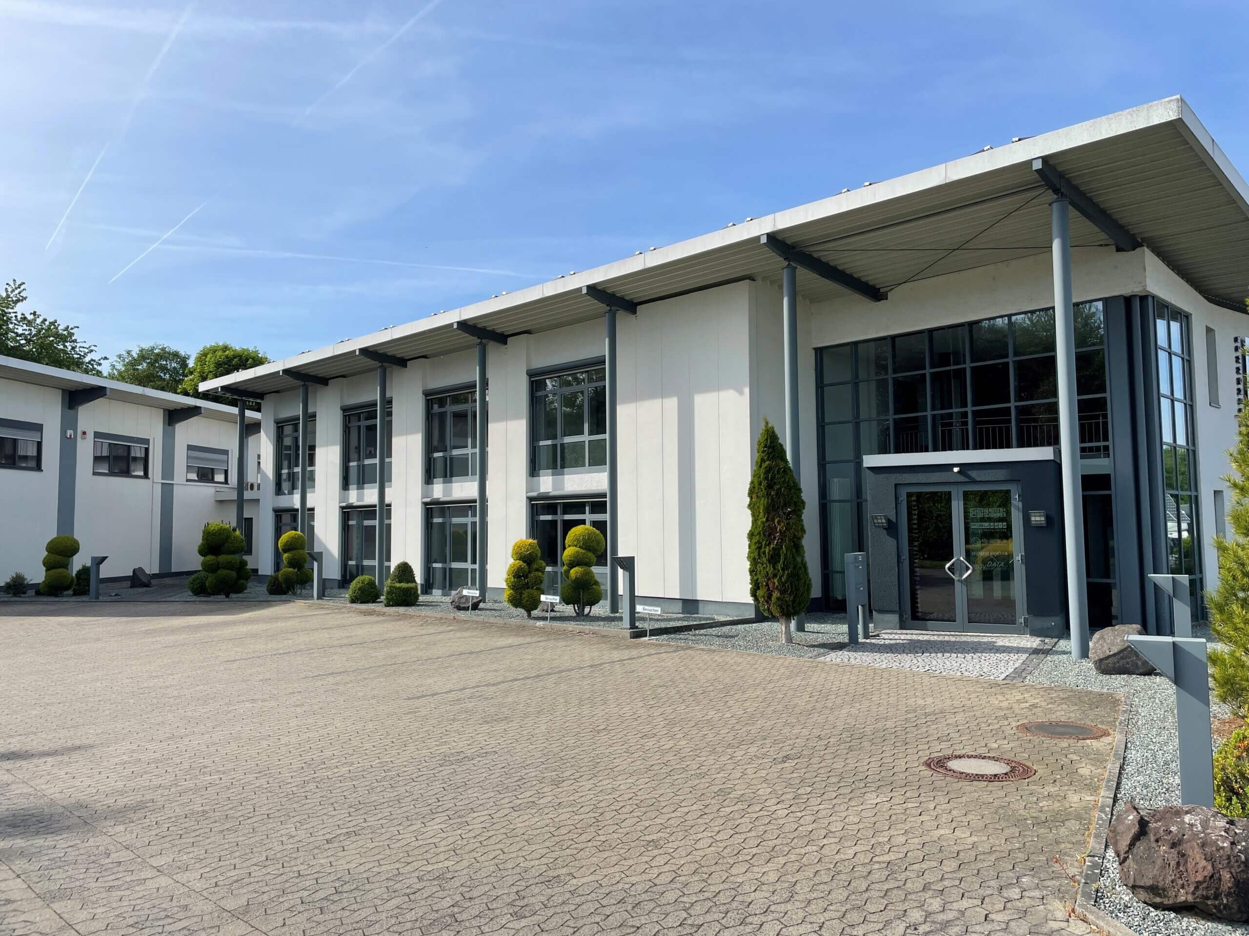 Titelbild HENZGEN + SCHOMMER  GmbH